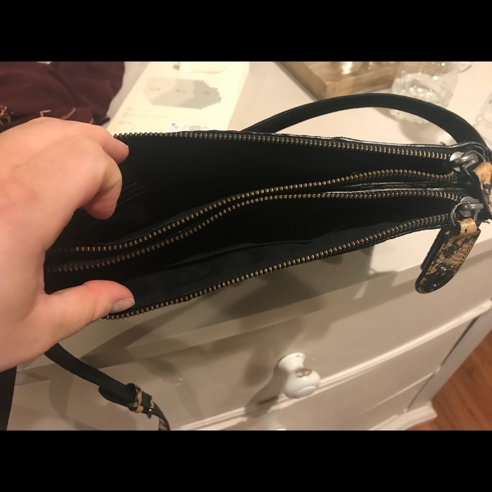 Coach crossbody Snake Skin. - Picture 3 of 3